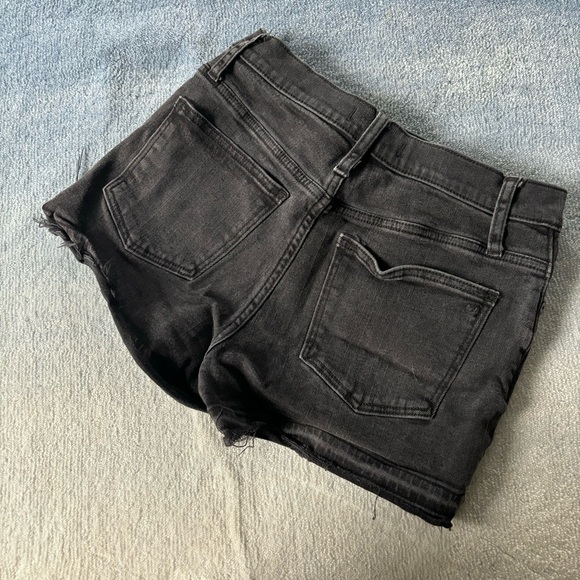 Madewell High-Rise Denim Shorts in Clint Wash - Picture 3 of 5